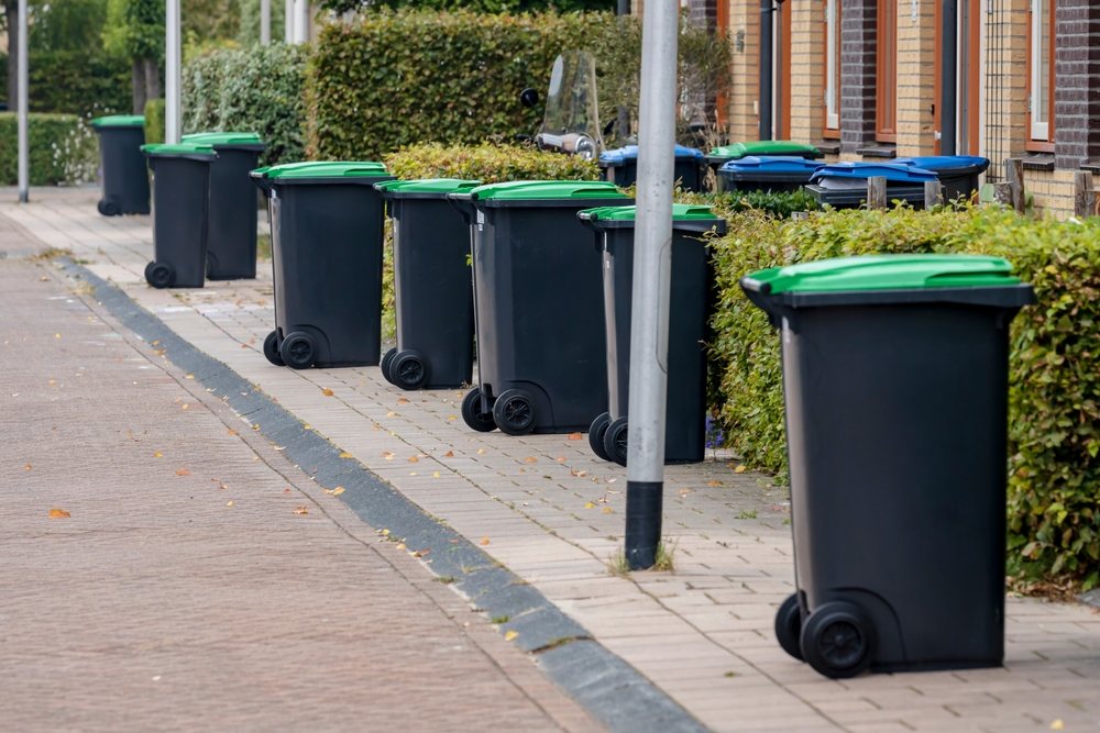 europubele deseuri in complex rezidential